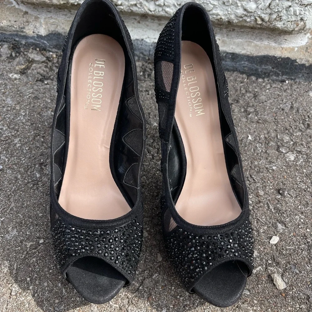Heels - Picture 2 of 4